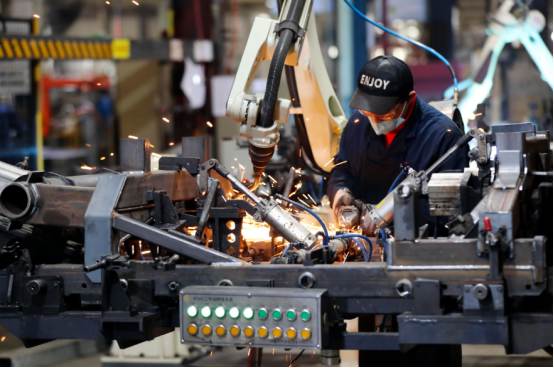 打磨車間清掃吸塵