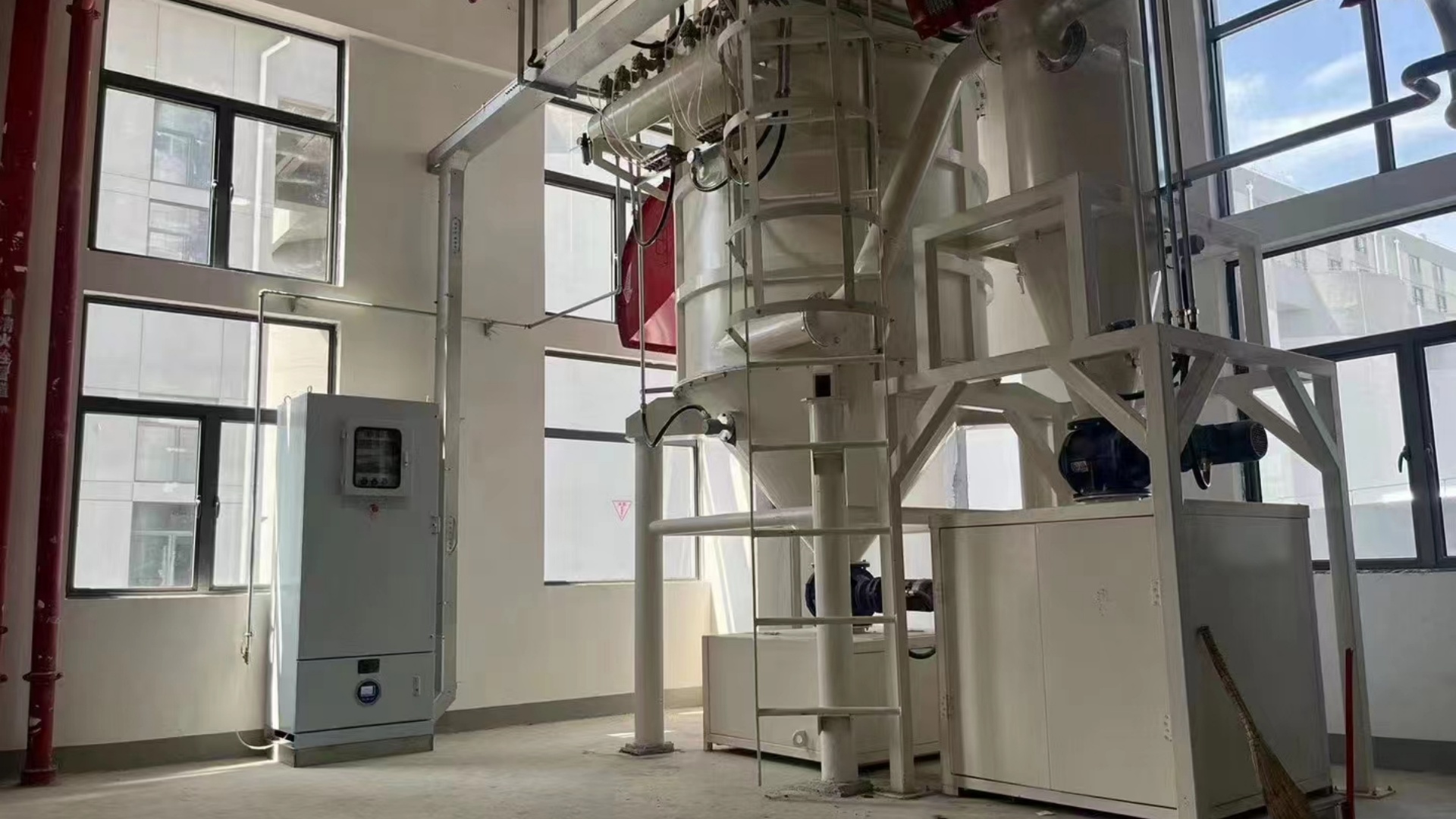 玻璃廠碎屑清理用哪種真空吸塵方案