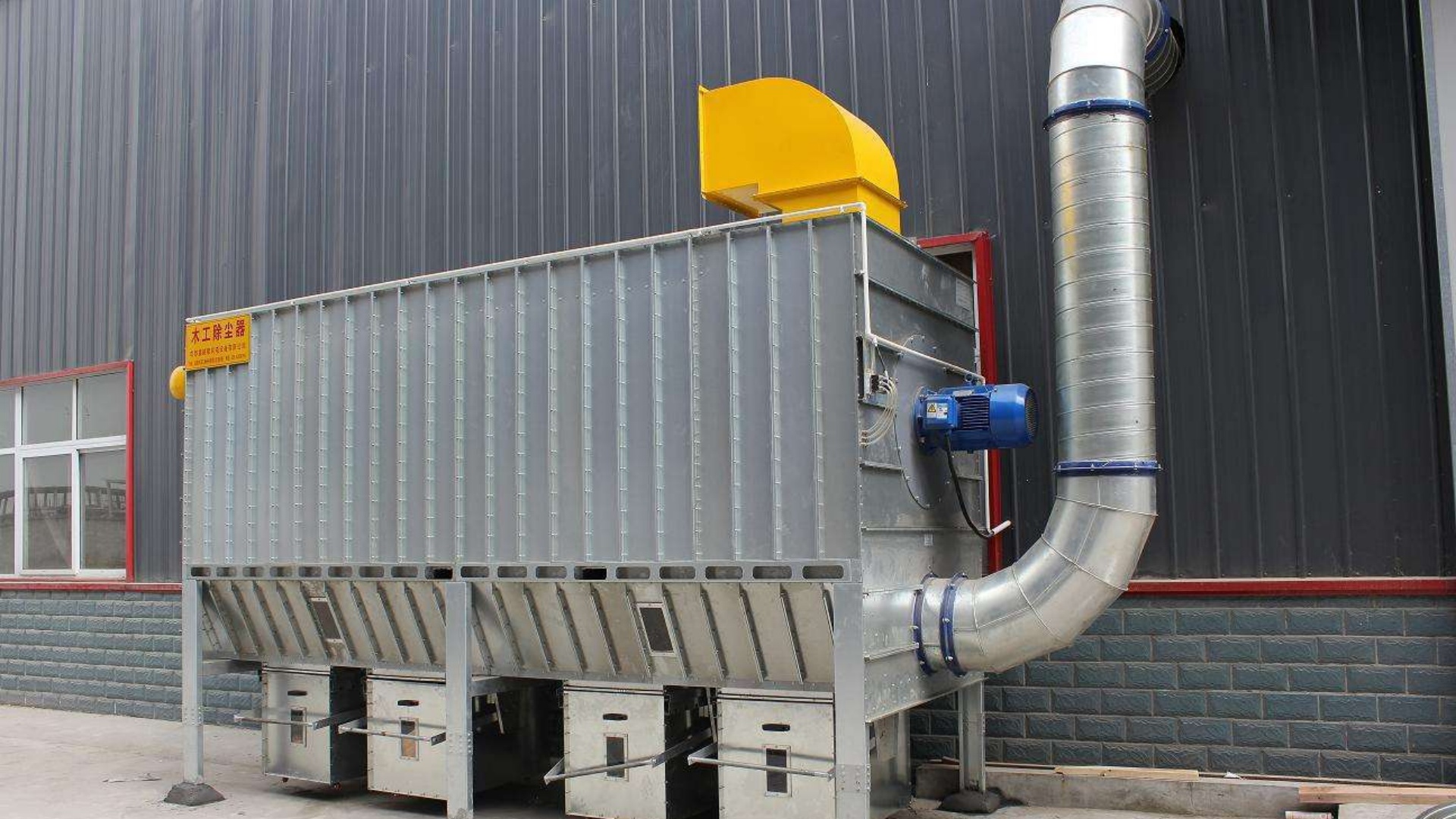 電廠爐膛清灰吸塵車如何選型